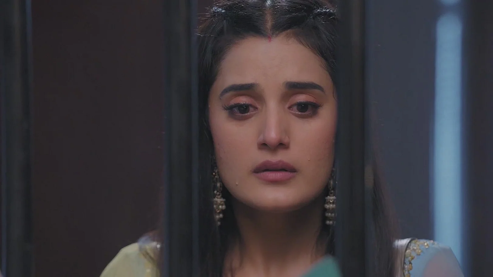 Dhruv Severs Ties with Reet - Jaane Anjaane Hum Mile 