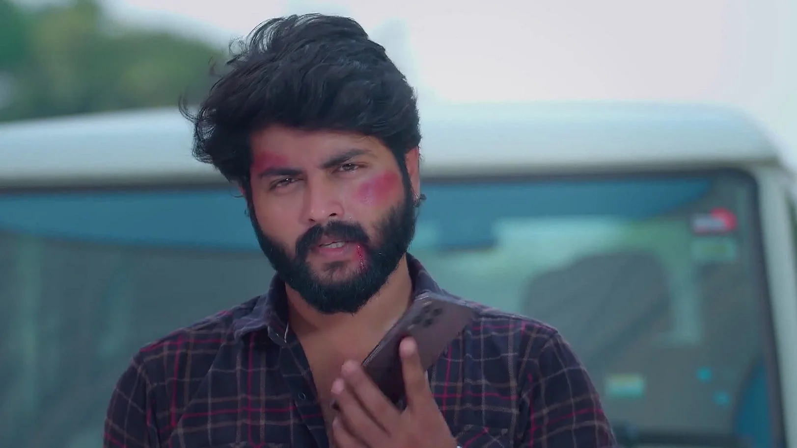Viji Is Panic Struck - Veera 