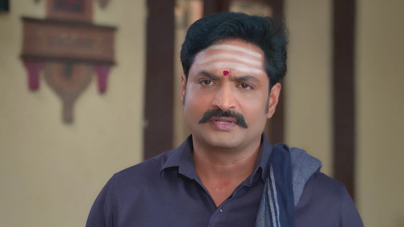 Shanmugham Learns About Vaikuntham's Absence 