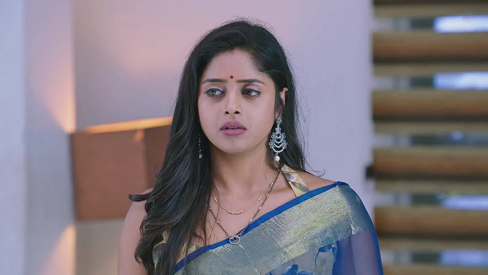 Nidhi Makes an Excuse to Stay at Home - Shrirasthu Shubhamasthu 
