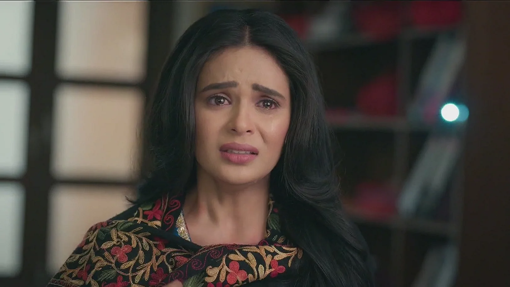 The Police Beat Neel in Jail - Jamai No. 1 