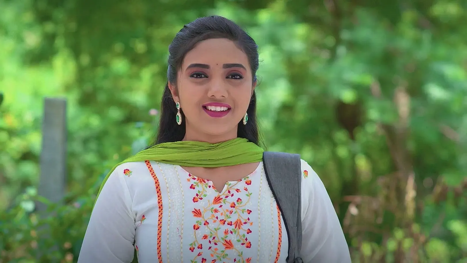Karthigai Deepam - June 06, 2025 - Webisode 6th June 2025 Webisode