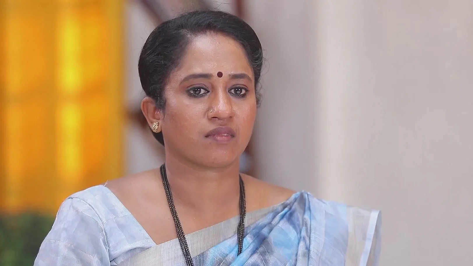 Namboothiri Begins the Puja - Ninaithale Innikkum 