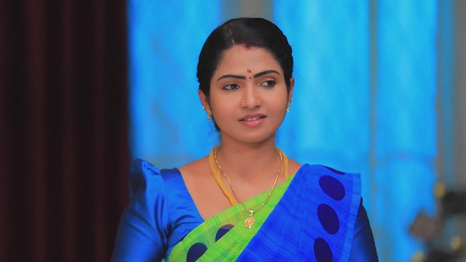 Vanathi Tries to Stop Arul - Manasellam 