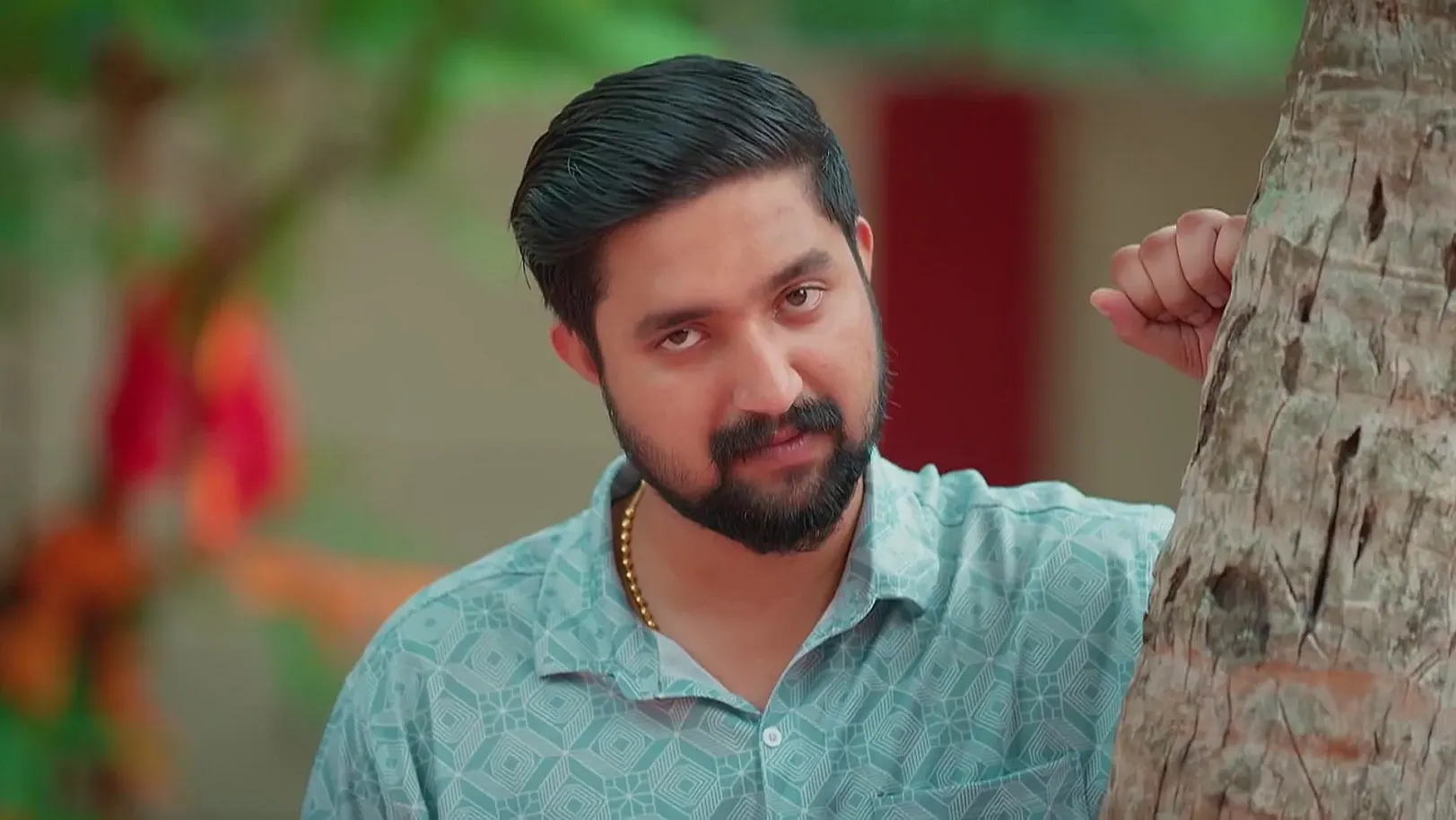 Jyothi Panics Upon Seeing Jeevan | Madhura Nombara Kaattu 