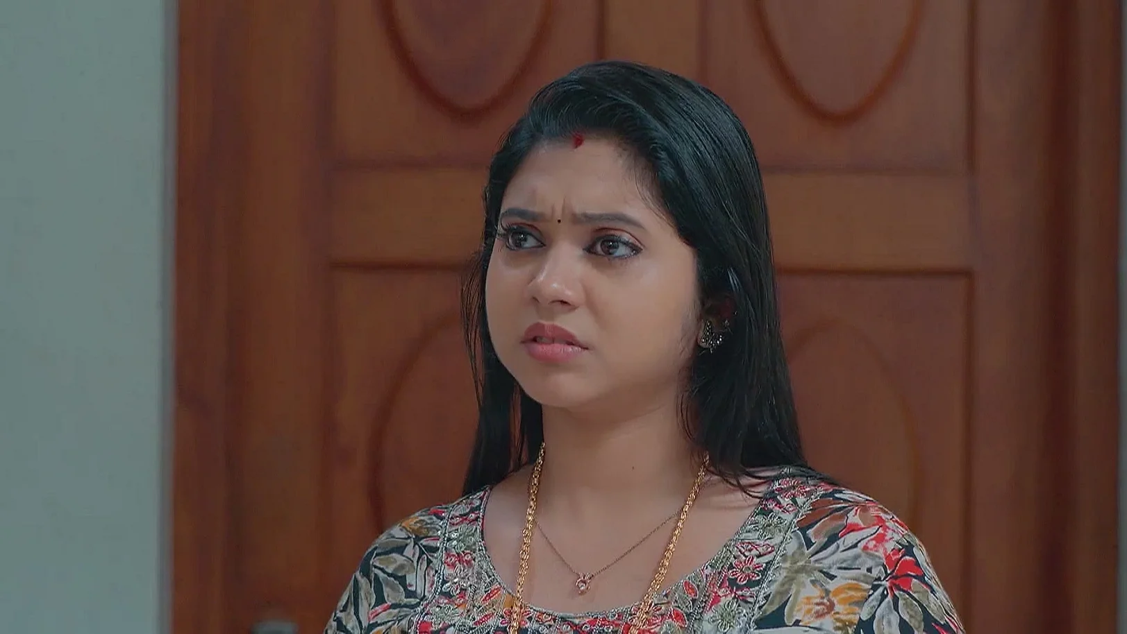 Varun Feels Uneasy over Radhika's Words 13th June 2025 Webisode