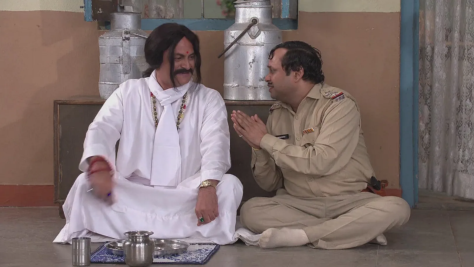 Happu Gives His Family Bad News - Happu Ki Ultan Paltan 