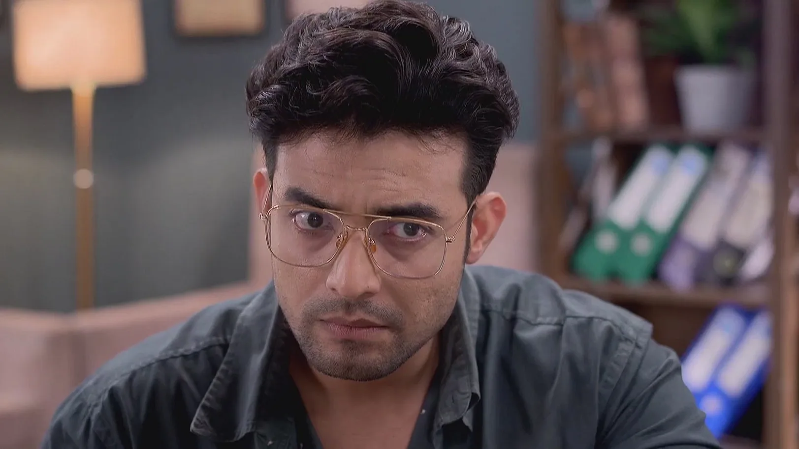 Shyamoli Updates the Cops on Mandar's Memory Loss - Kon Gopone Mon Bheseche 