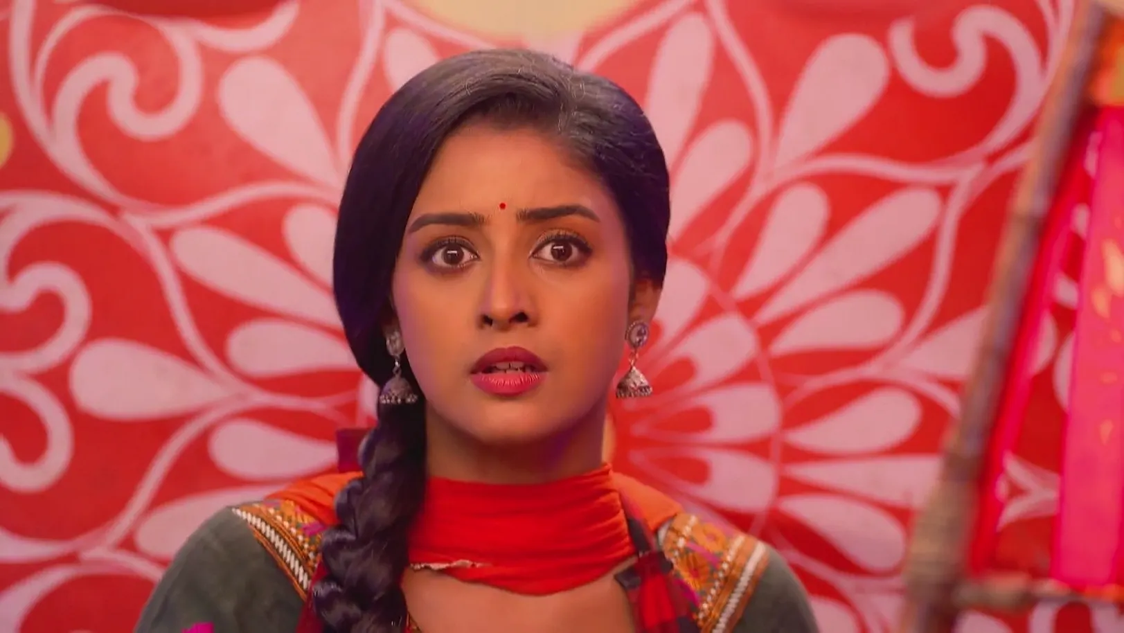 Ashutosh Is Upset to See Rayan and Parul's Stall - Parineeta 