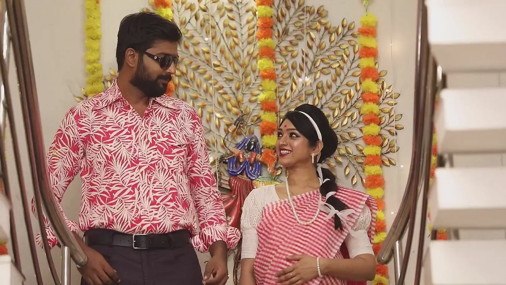 Joy Praises Valarmathi - Ninaithale Innikkum 