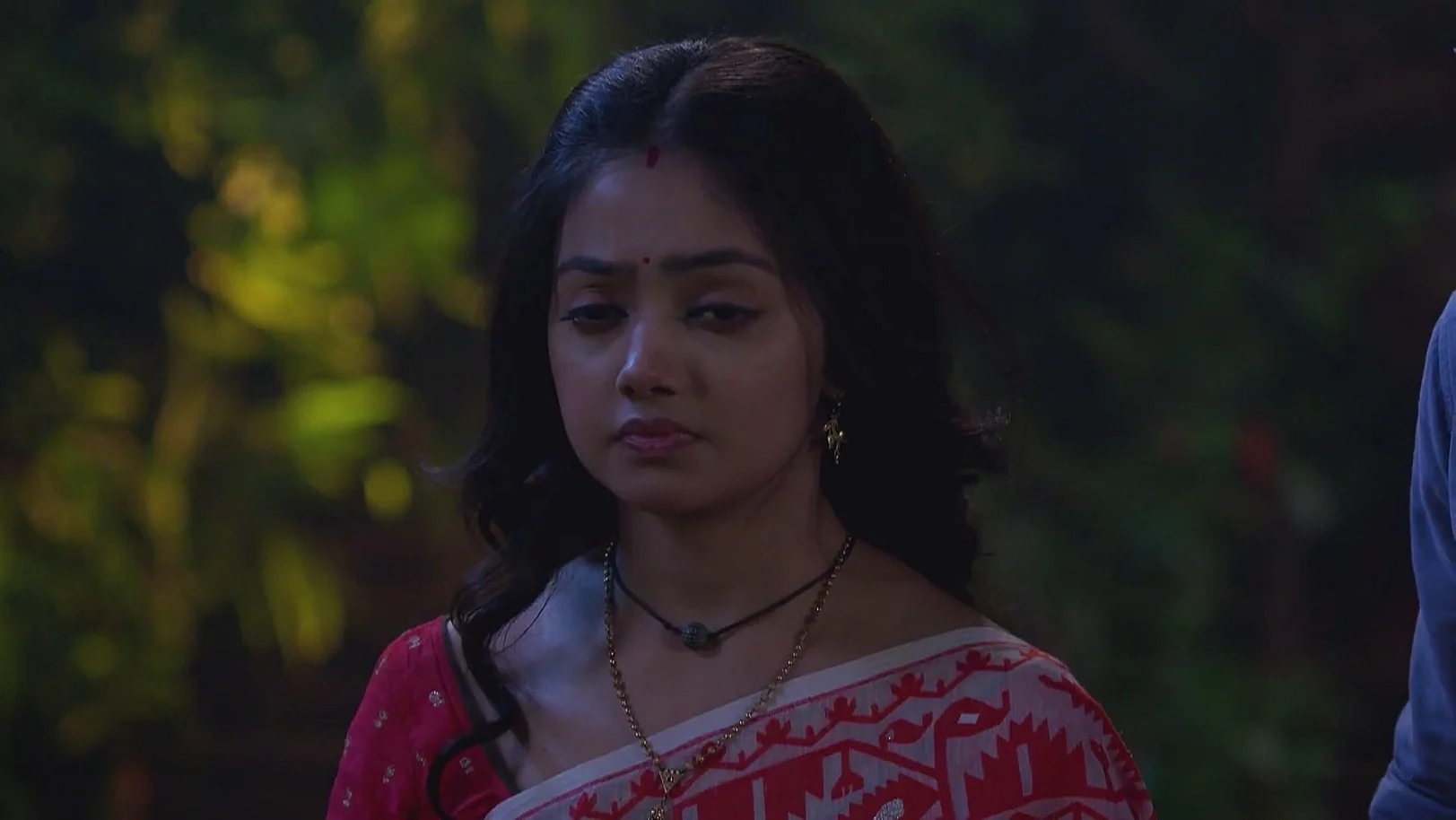 Consuming Paramanno, Rohit and Phulki Faint - Phulki 