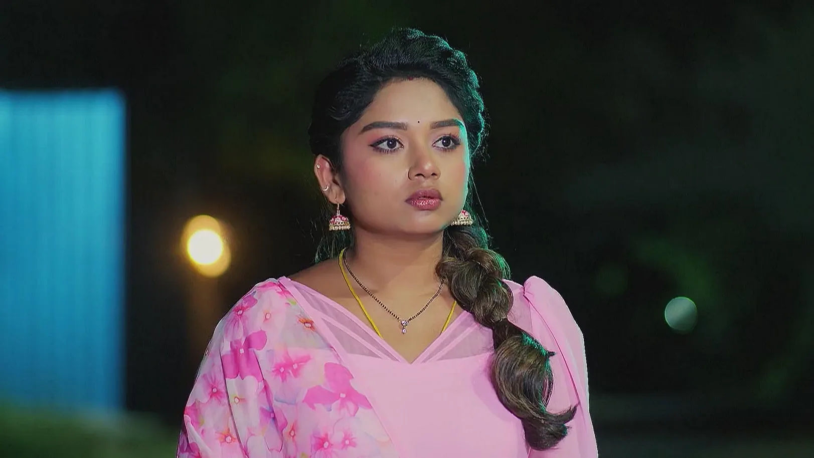 Aadhya Feels Shy Due to Srinivas - Sandhyaraaga 