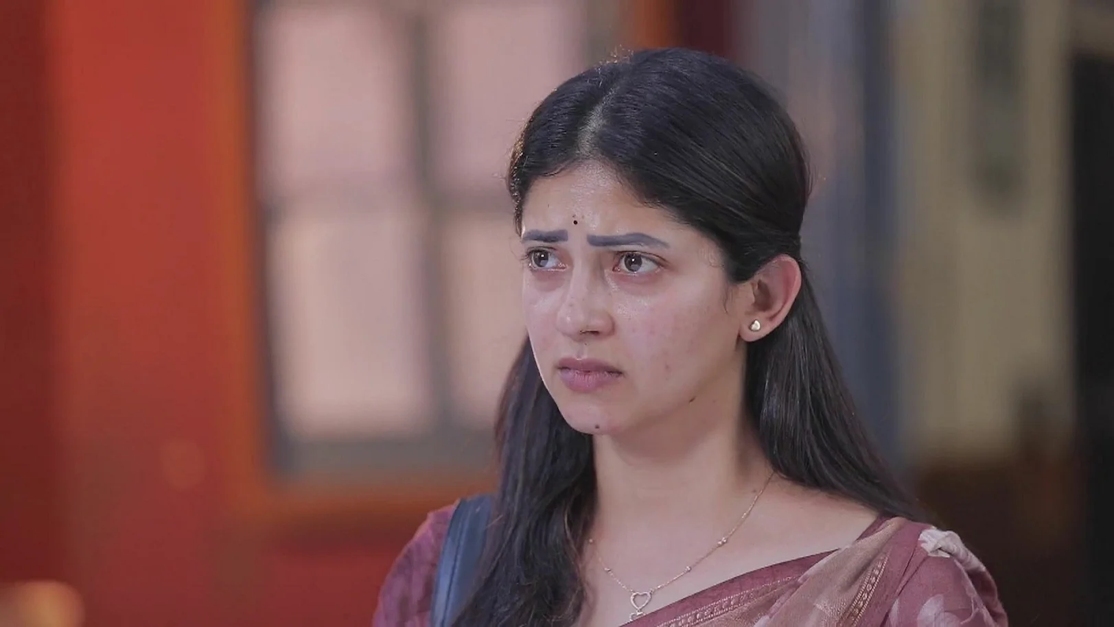 Bharathi Faces a Dilemma - Idhayam 