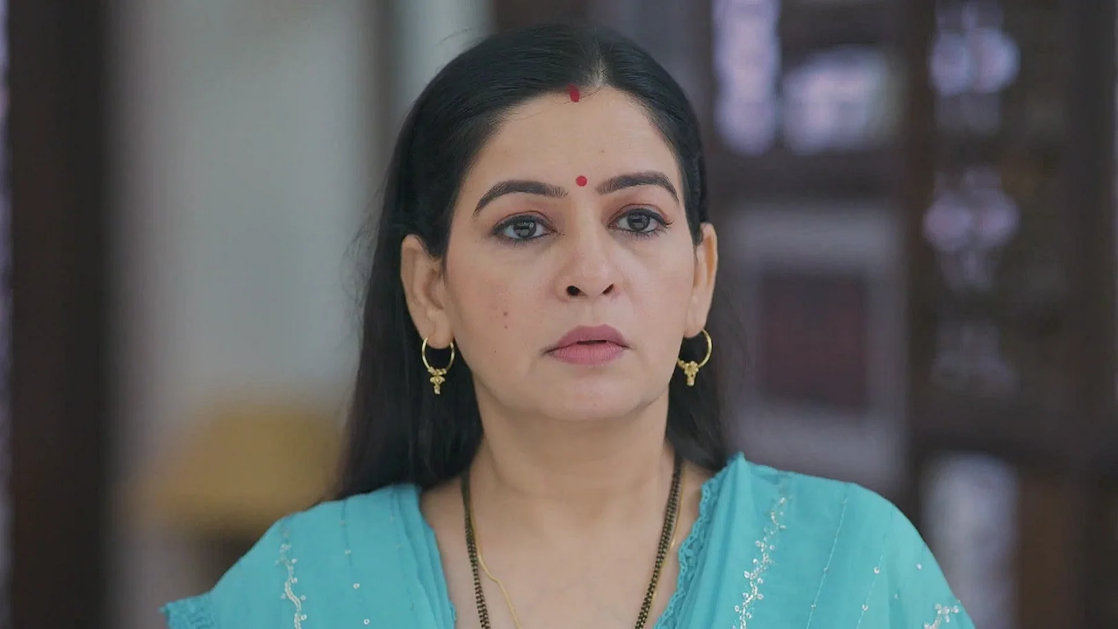 Smita Misbehaves with the Family - Jaane Anjaane Hum Mile 