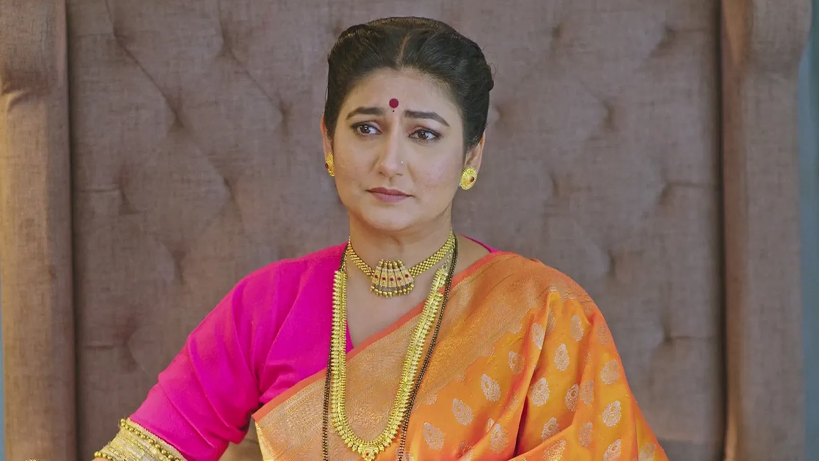 Katkar Arrives to Show Marriage Proposals for Paaru - Paaru 