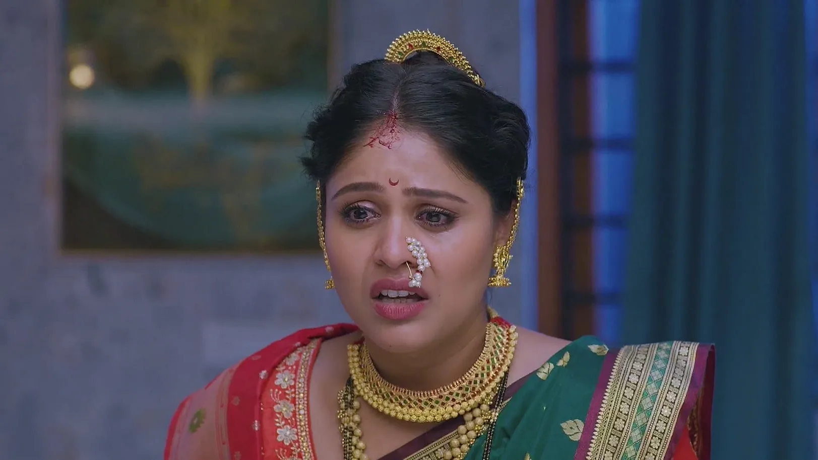 Veena Scolds Santosh over Bhavna's Room - Lakshmi Niwas 