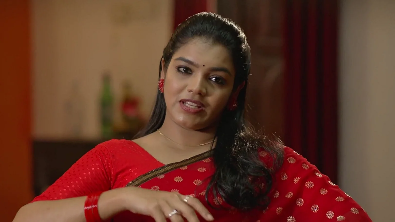 Kudumbashree Sharada - July 01, 2025 - Webisode 1st July 2025 Webisode