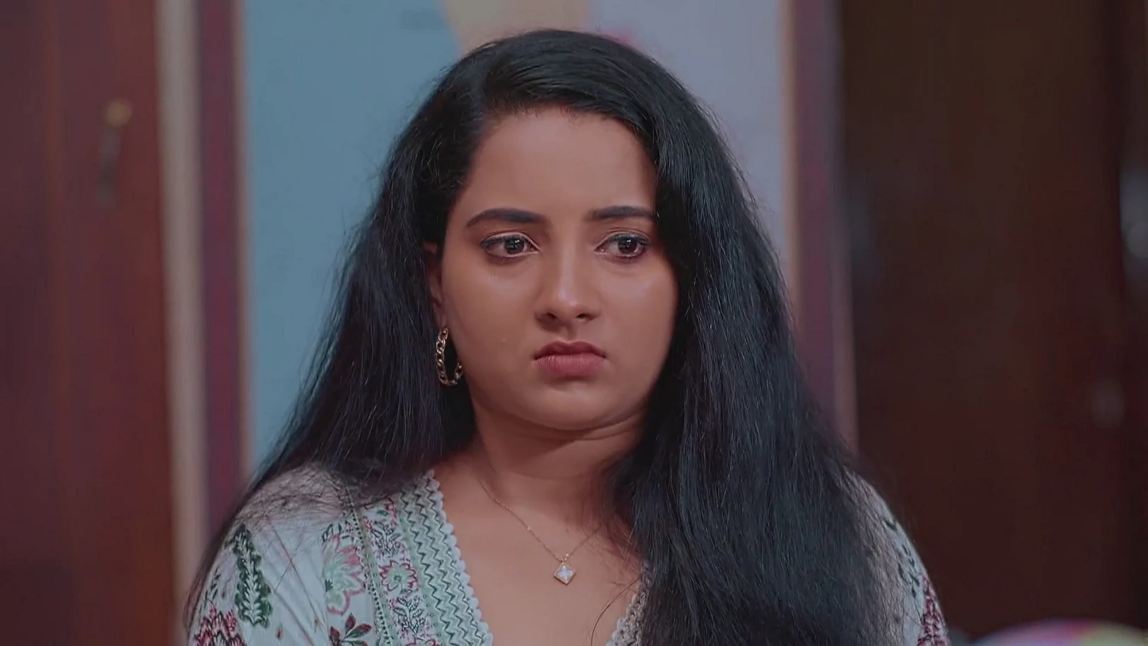 The Cop Warns Veena 2nd July 2025 Webisode