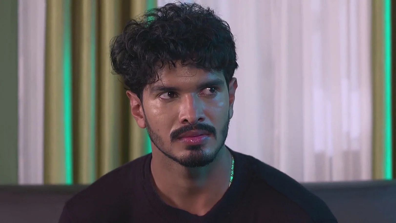 Abhi Argues with Mani - Tu Khara Mun Chaai 