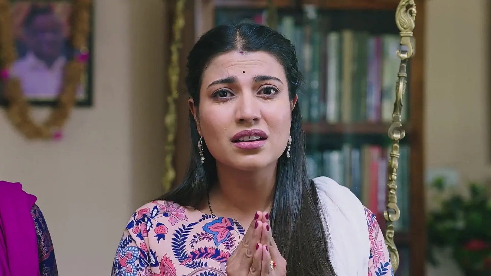 Siri and Sandhya Pray for Tulasi's Safety - Shrirasthu Shubhamasthu 