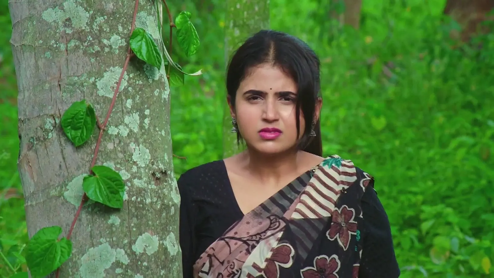 Deepa and Chirag Feed Each Other 4th July 2025 Webisode