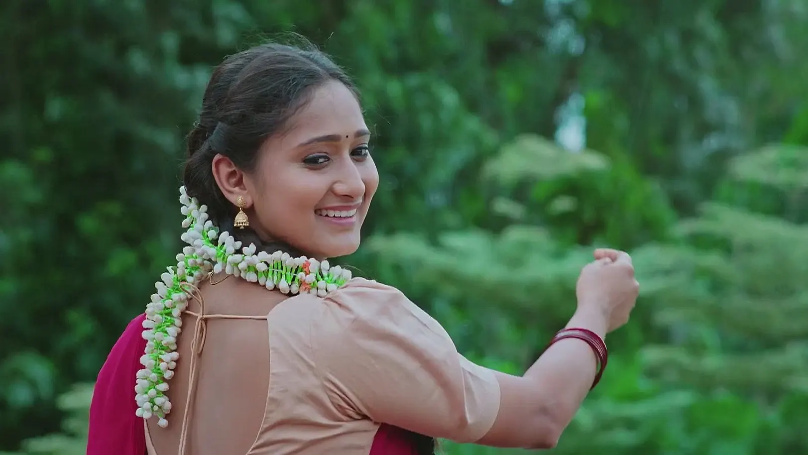 Will Sharath Fall Off the Roof? - Naa Ninna Bidalaare 