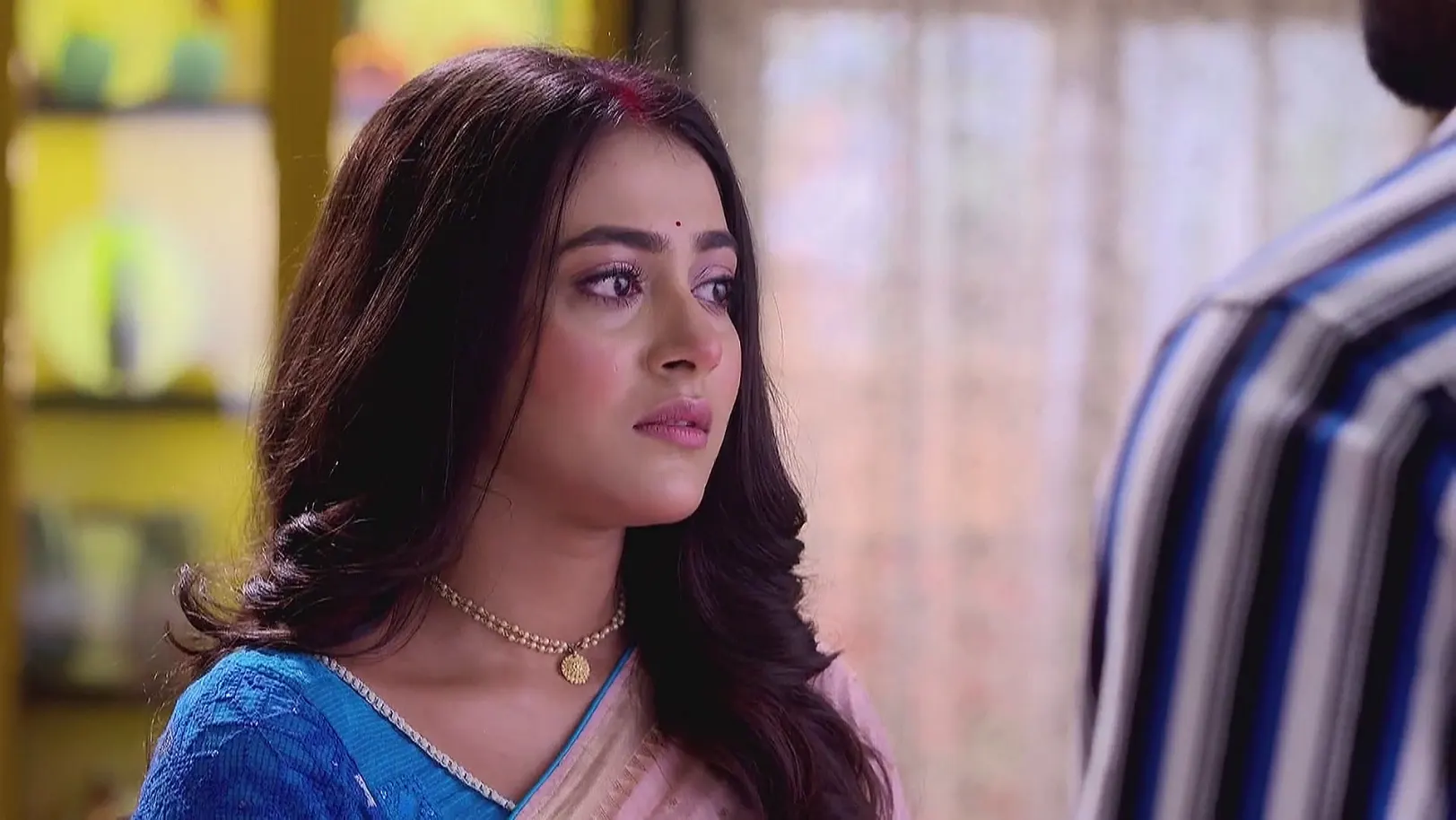 Shakyajit Apologises to Aarshi with Folded Hands - Tui Amar Hero 