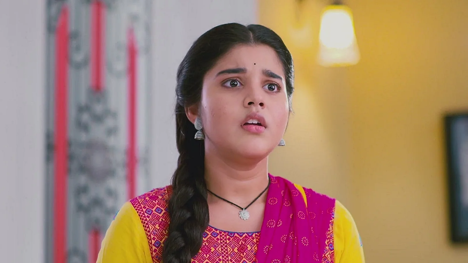 Ayushman Instructs Kusum to Honour the Guests - Kusum 