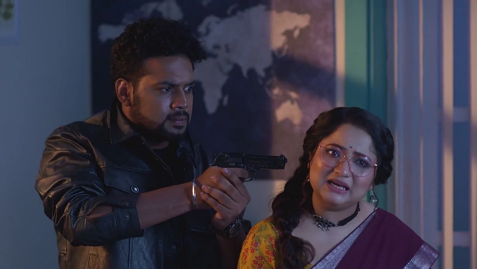 Anondi Bravely Faces the Goons - Anondi 