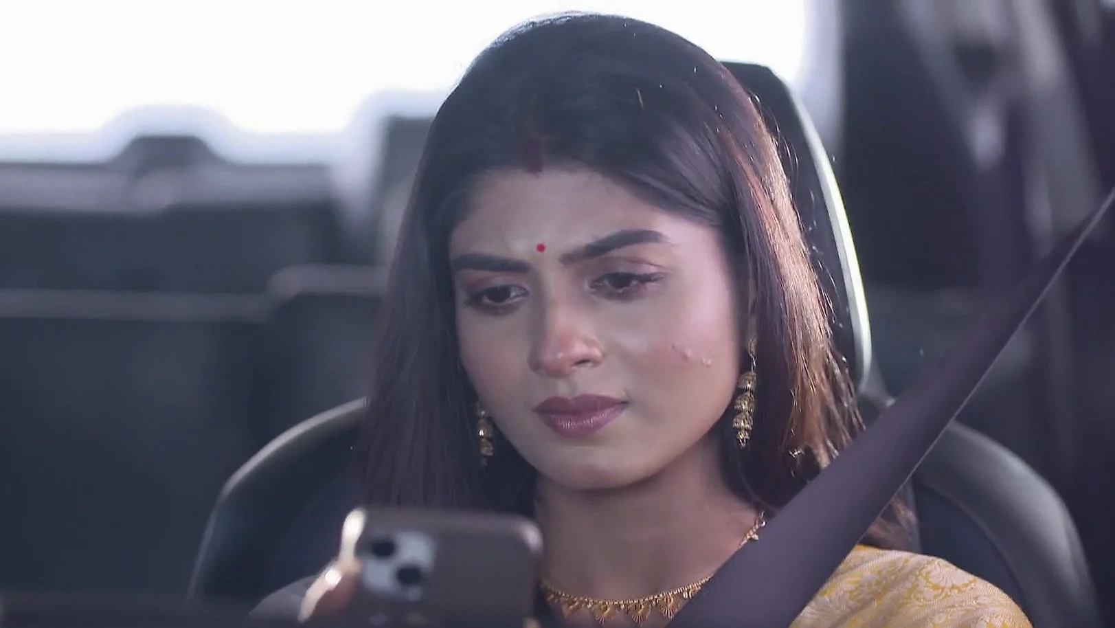 Rayan and Rukmini Learn about the Explosion- Parineeta 