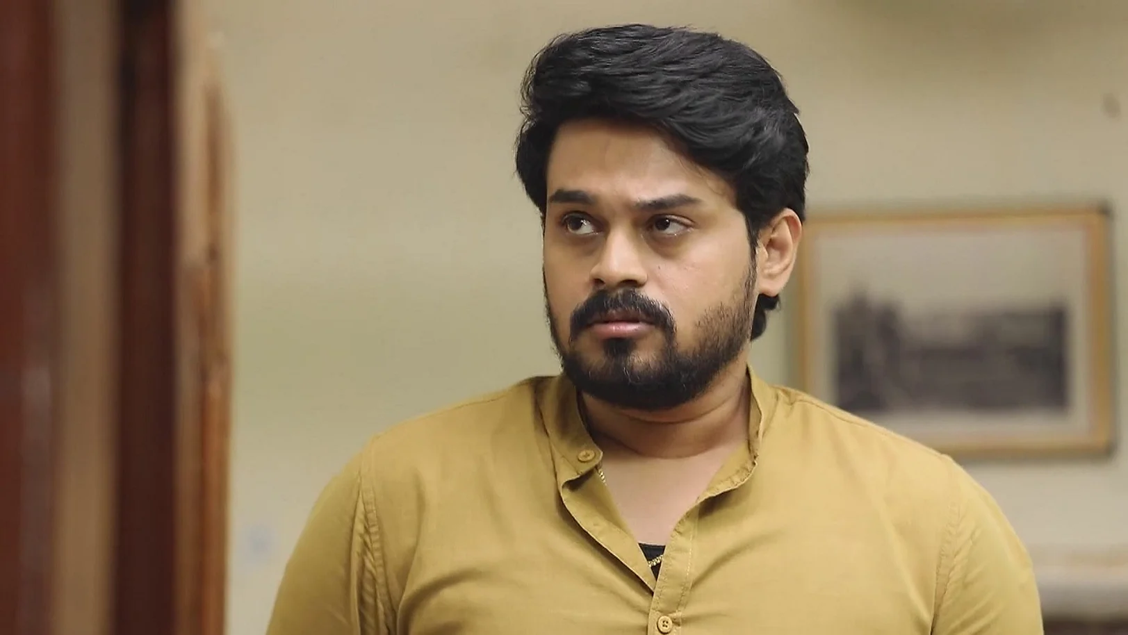 Meenakshi Tries to Unite Arul and Vanathi - Manasellam 