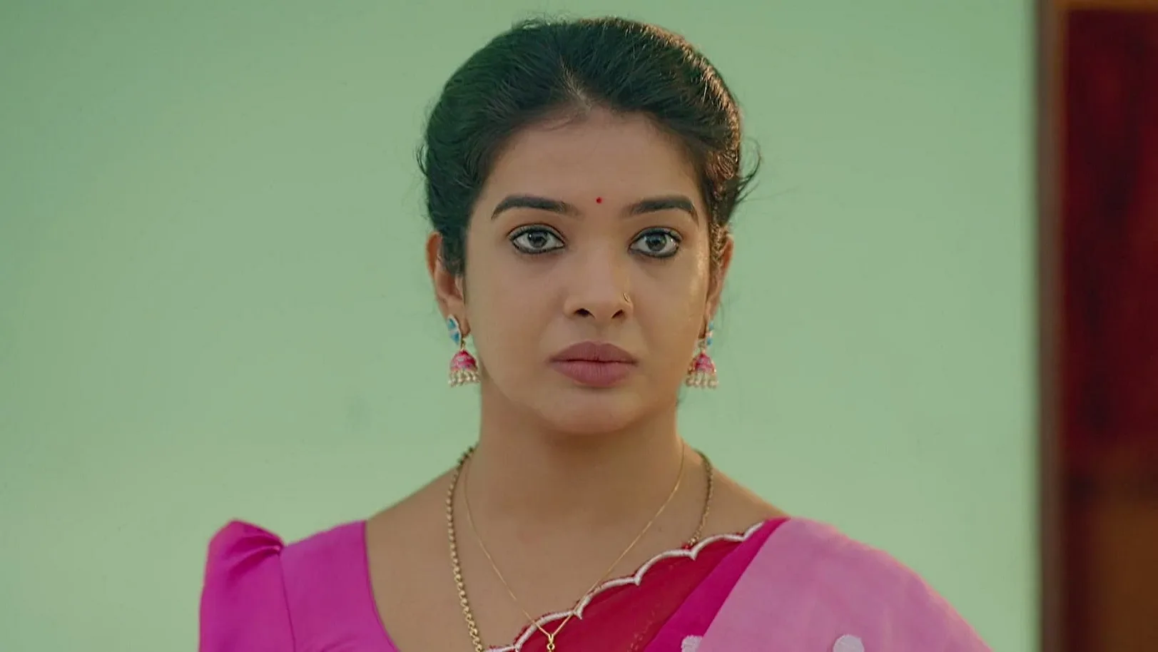 Karunakaran Receives a Call - Manathe Kottaram 