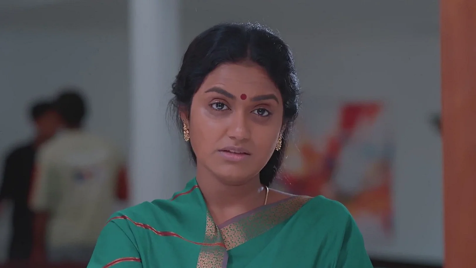 Shyama Confronts the Sub-Registrar - Snehapoorvam Shyama 