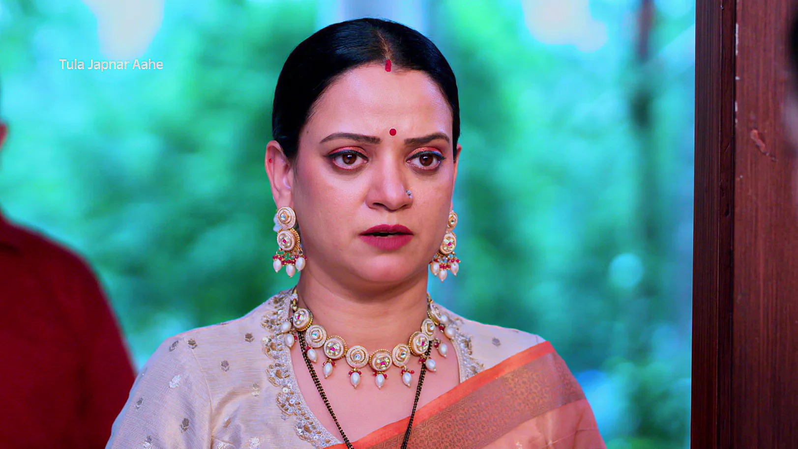 Maya Welcomes Atharva Home with an Arti - Tula Japnar Aahe - Promo