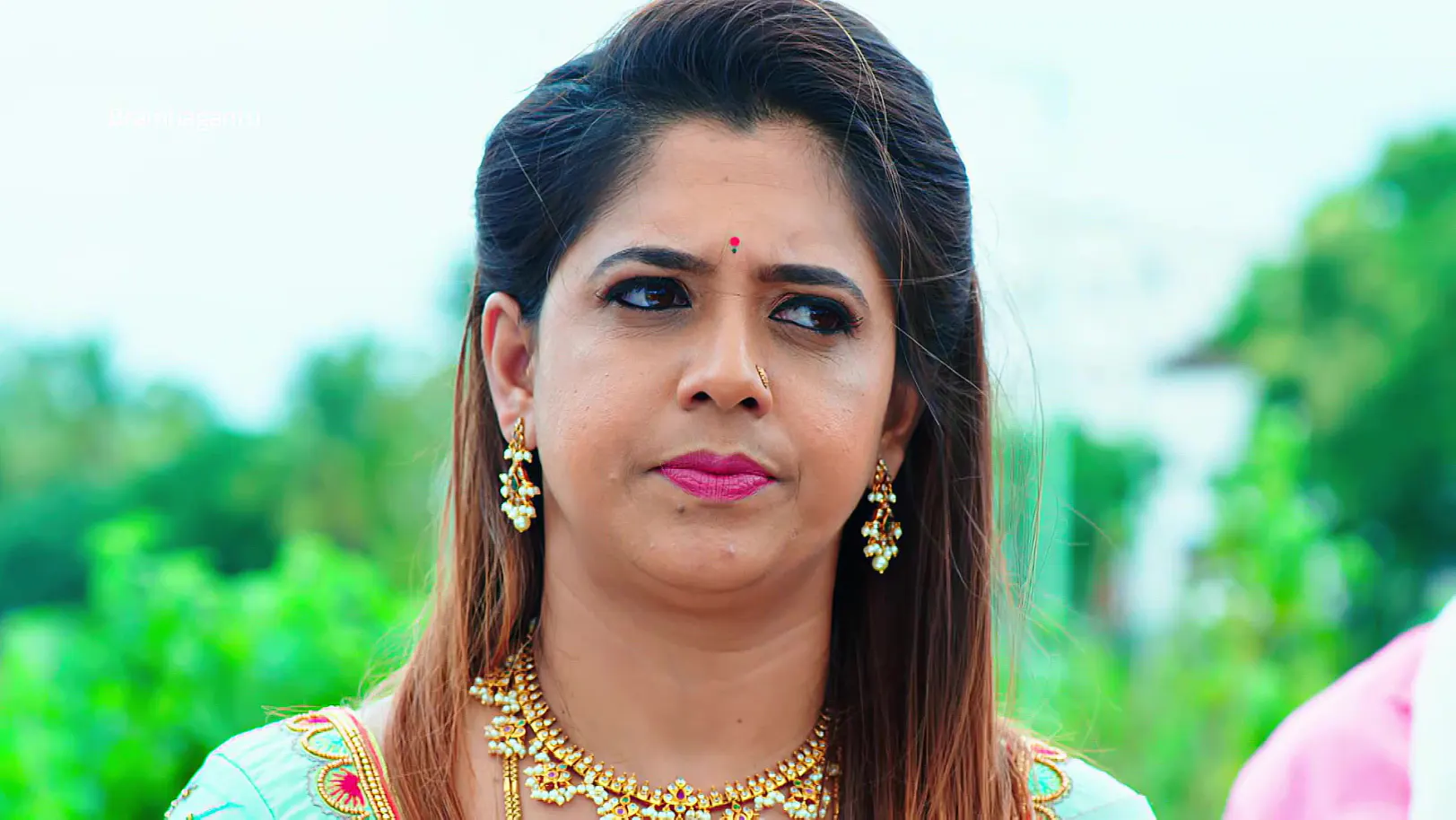 Soundharya Clashes with Deepa over a Deity's Idol - Brahmagantu - Promo