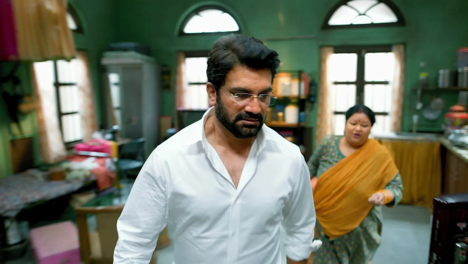 Pushpa Mistakes Aryavardhan for a Mechanic - Tumm Se Tumm Tak - Promo