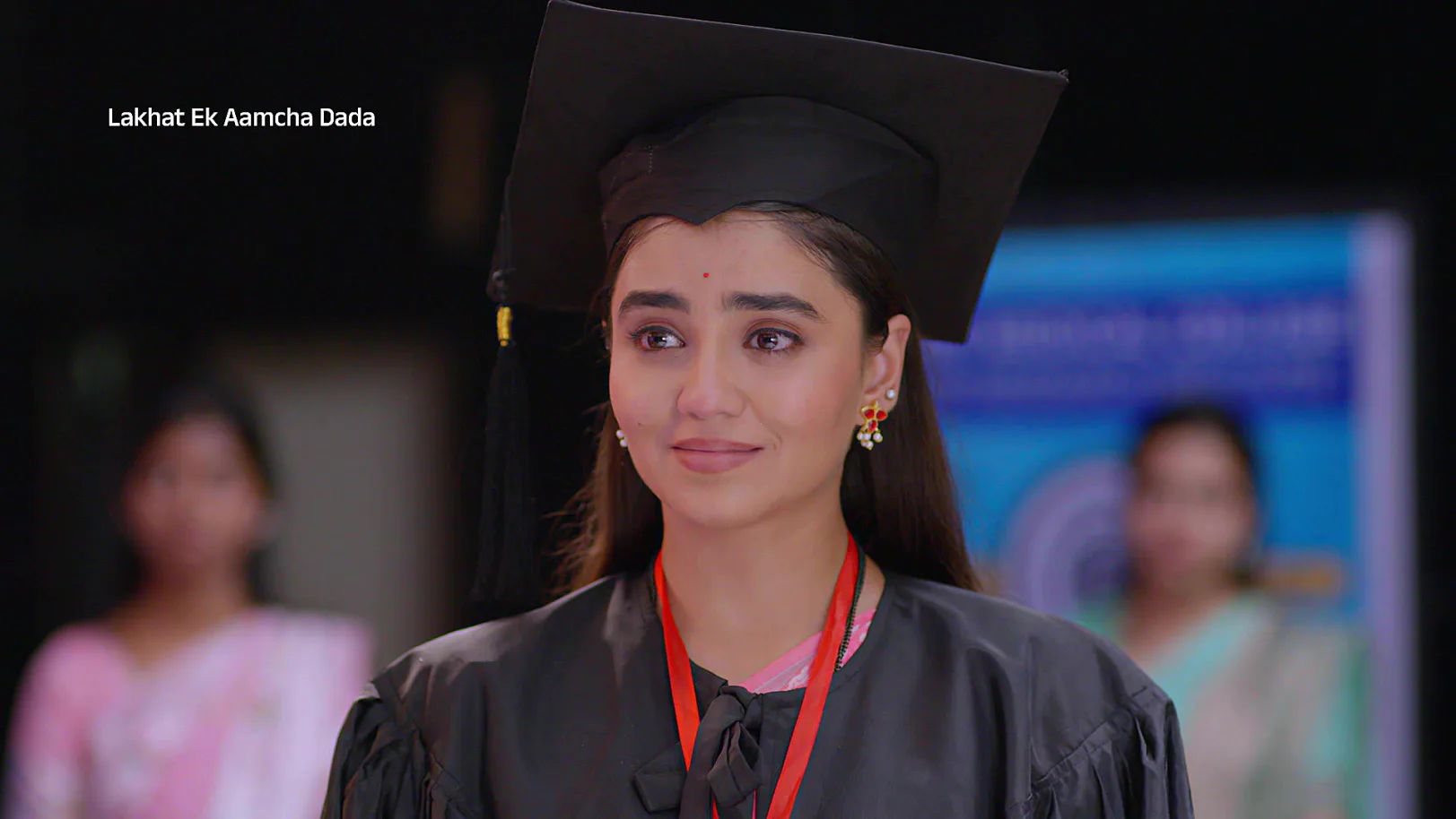 Tulja Is Praised at the Convocation Ceremony - Lakhat Ek Amcha Dada - Promo