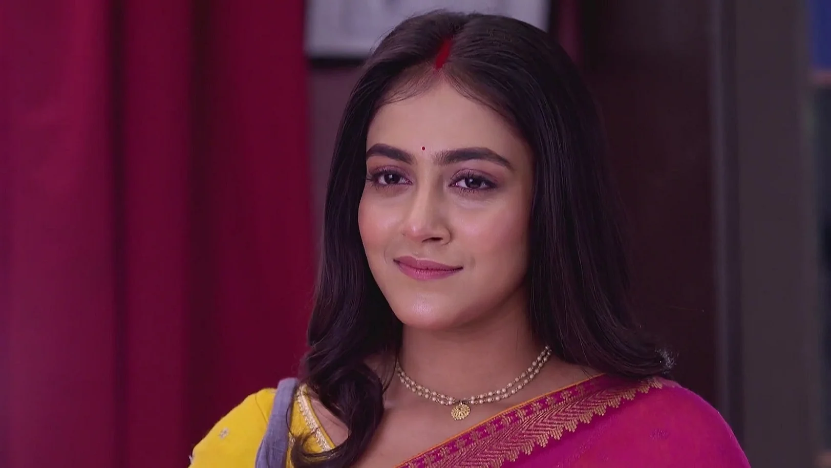 Aarshi Plans for a Newspaper Ad - Tui Amar Hero 