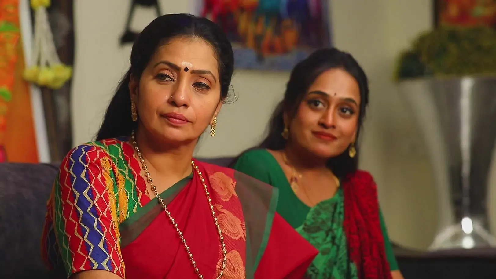 The Goons Stage an Act - Maari 