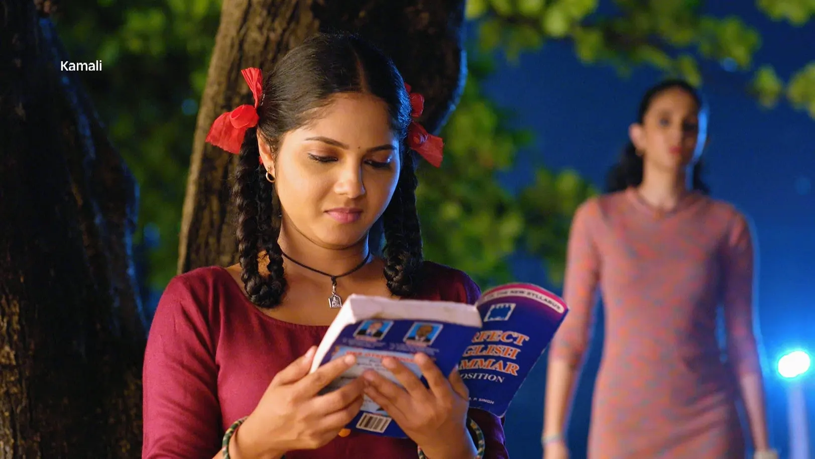 Hrishi Shows the Difference between Kamali and Anika - Kamali - Promo