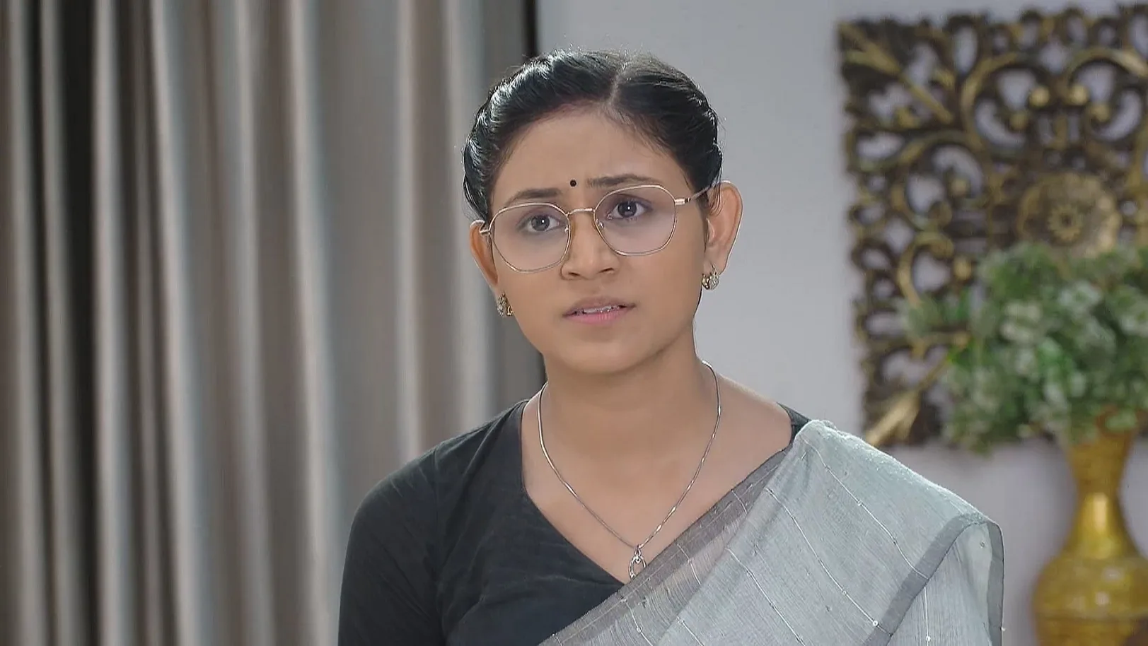Priya Tries to Help Vanshika 30th July 2025 Webisode
