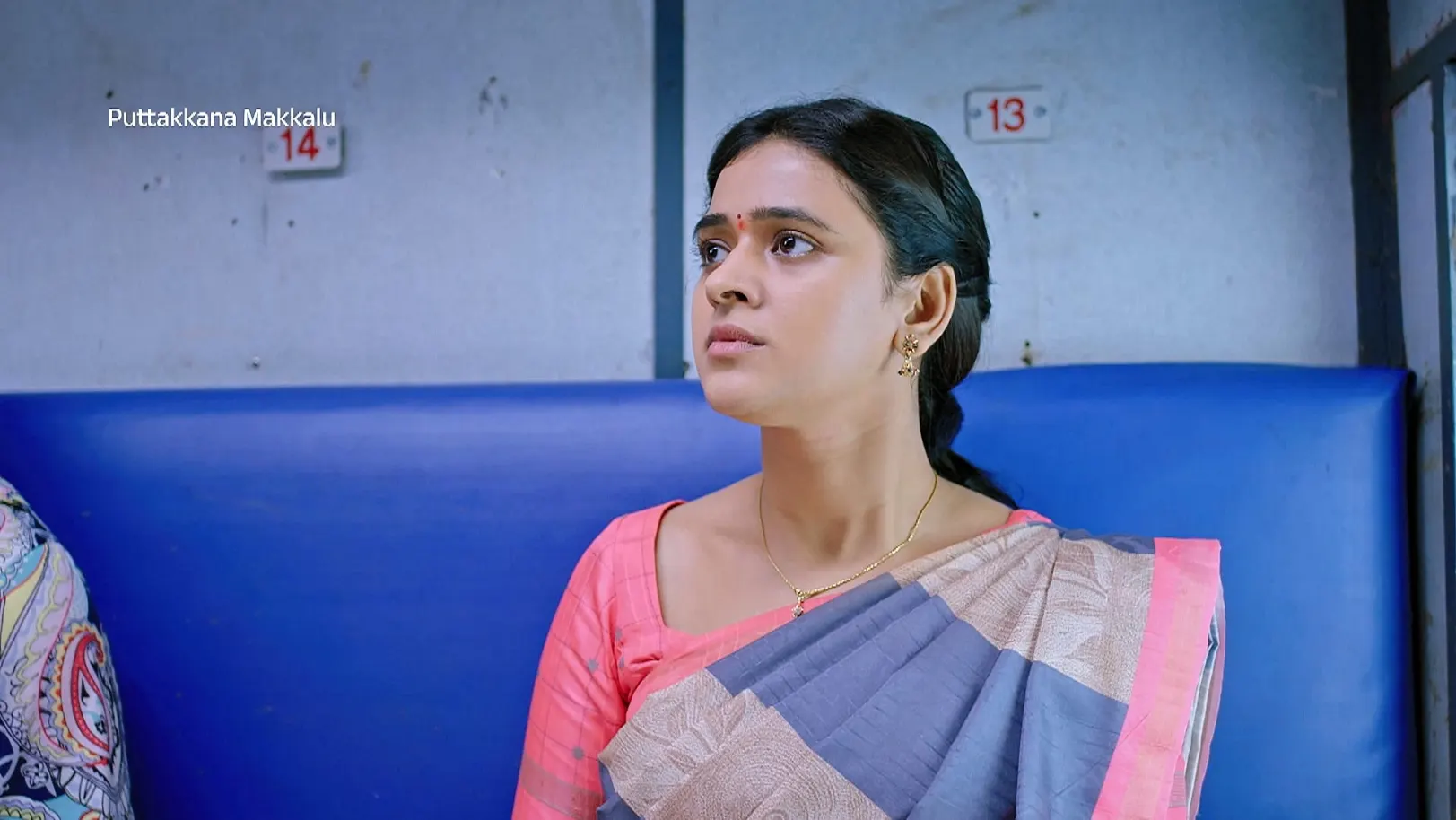 Kanthi and Kaali Fight with the Vendor in Train - Puttakkana Makkalu - Promo