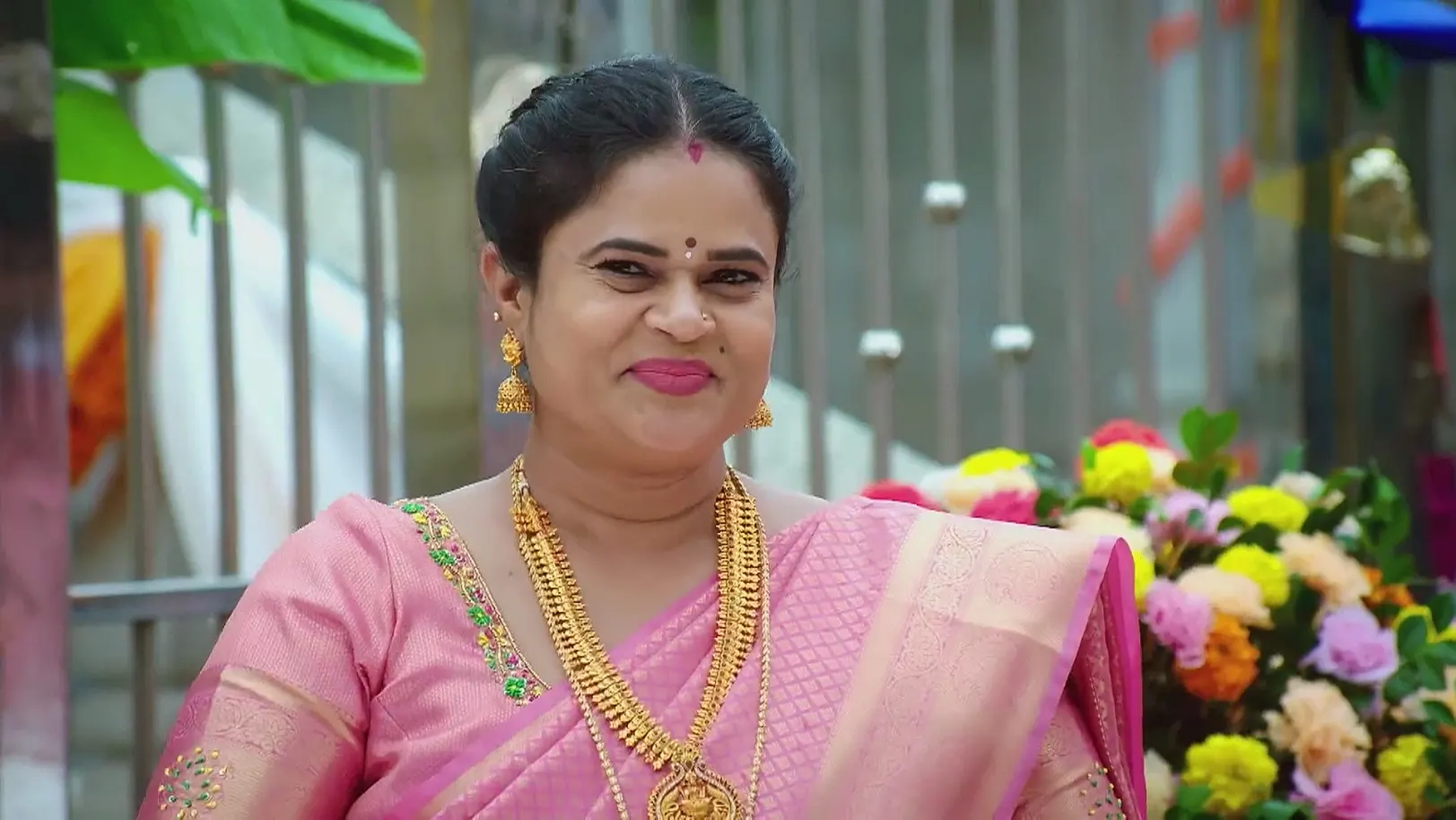 Bhaskar Disguises Himself as a Priest - Brahmagantu 