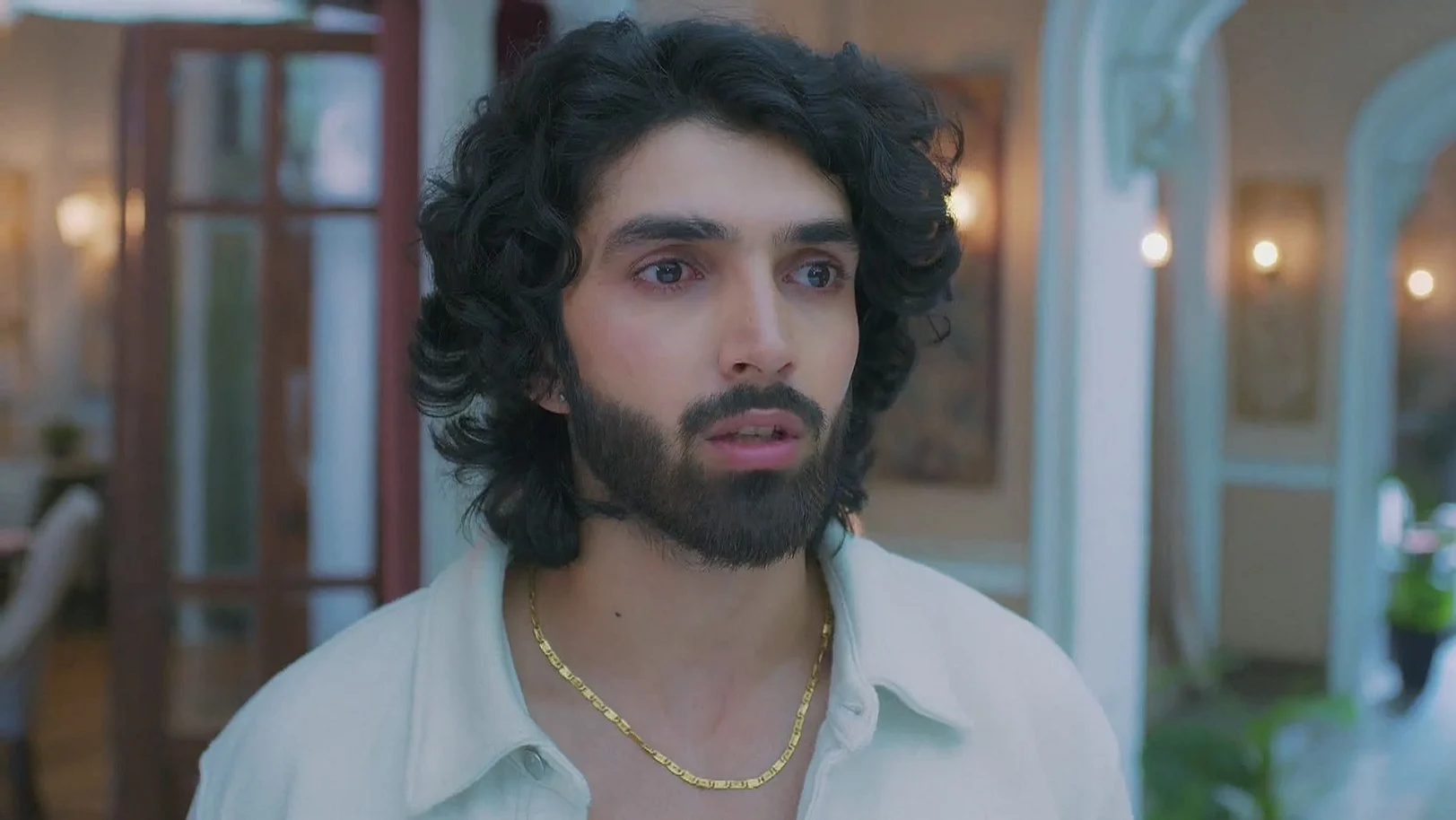 Security Guards Stop Reet from Meeting Raghav - Jaane Anjaane Hum Mile 