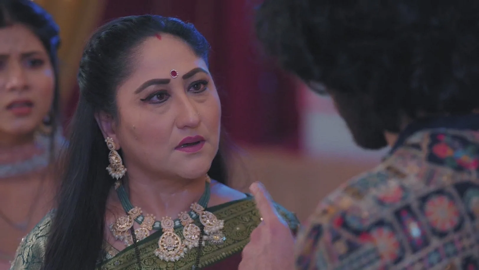 Unnati Lashes Out at Sharda - Jaane Anjaane Hum Mile 