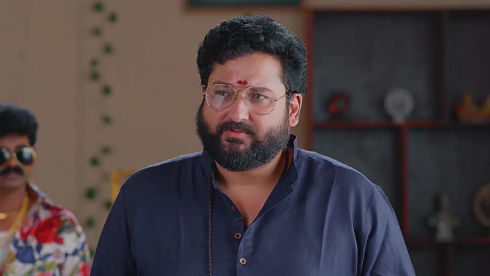 Srinivas Seeks His Family's Blessing - Sandhyaraaga 