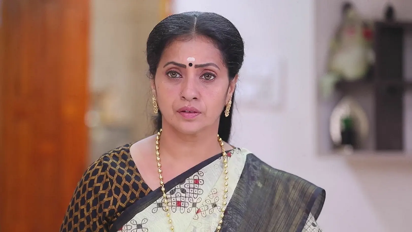 Durga Confronts Maya - Maari 