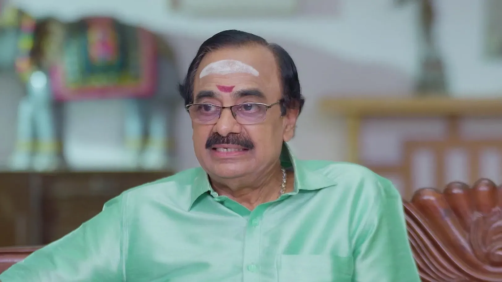 Pandiyamma Defends Soudirapandi - Anna 