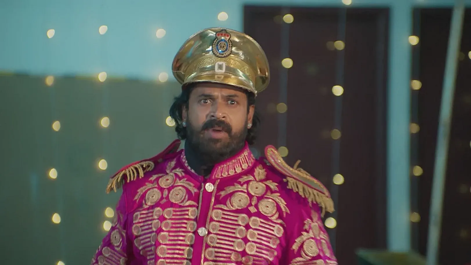 Kabilan Pleads With Verma - Ayali 