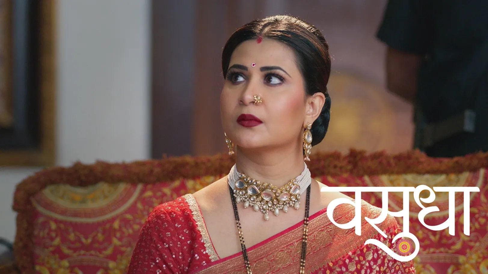 Chandrika Gets Hold of Vasudha's Earrings Episode 315